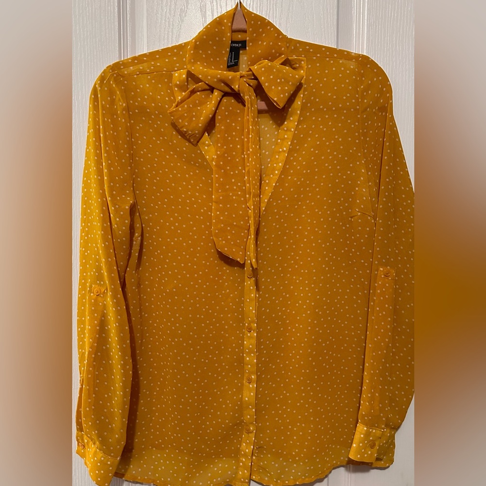 (152)-  NWOT-💛Beautiful 😍 Yellow Shear Long Sleeve white dotted dress shirt!🌼